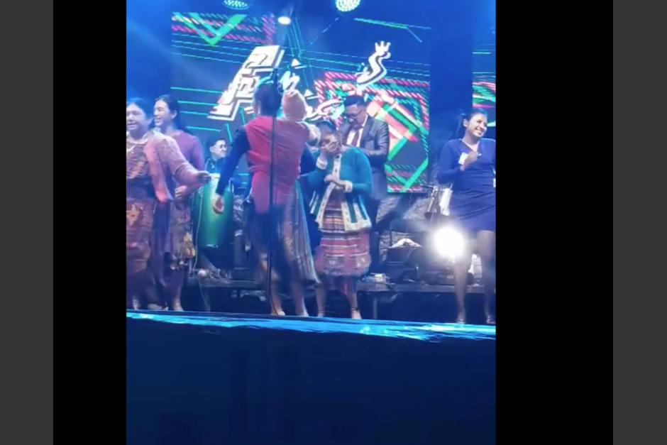 Un grupo de guatemaltecas conquist&oacute; las redes sociales con sus habilidades en el baile. (Foto: captura de pantalla)&nbsp;