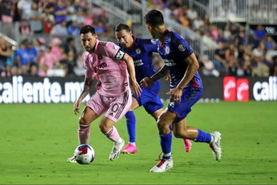Algunos famosos fueron al estadio a ver jugar a Messi en su debut en el Inter Miami. (Foto: AFP)