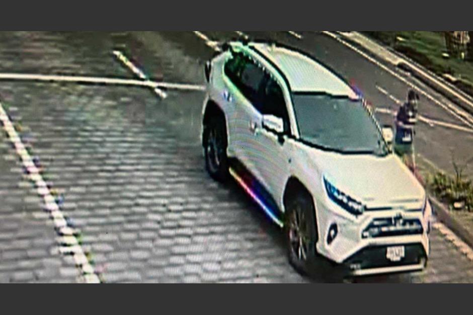 Familia de atleta guatemalteco realiza búsqueda de un conductor que atropelló al joven. (Foto: Stereo 100)&nbsp;