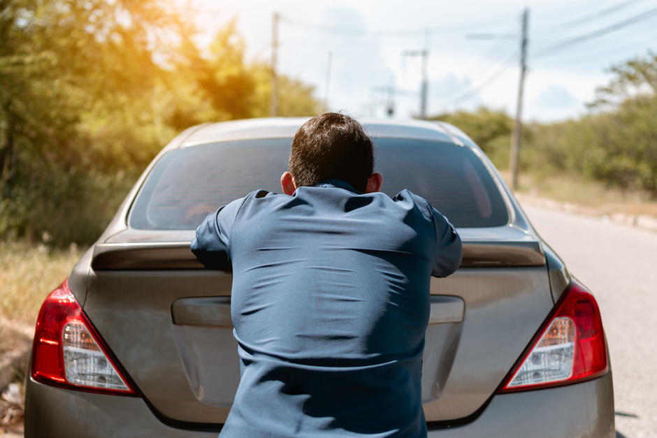 El motorista no dudó un segundo en ayudar al hombre. (Foto: Ilustrativa/Shutterstock)&nbsp;