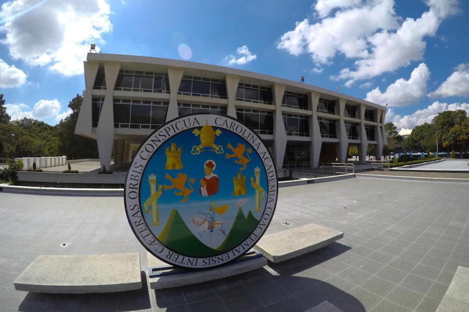 La Universidad de San Carlos de Guatemala realiza las pruebas de orientaci&oacute;n vocaional. (Foto: Fredy Hern&aacute;ndez/Soy502)