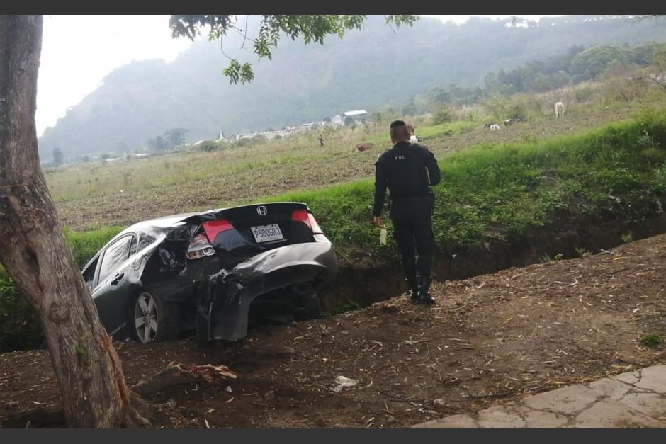 Un automovilista descontrolado arroll&oacute; a un trabajador y el hecho qued&oacute; captado en video. (Foto: captura de pantalla)&nbsp;