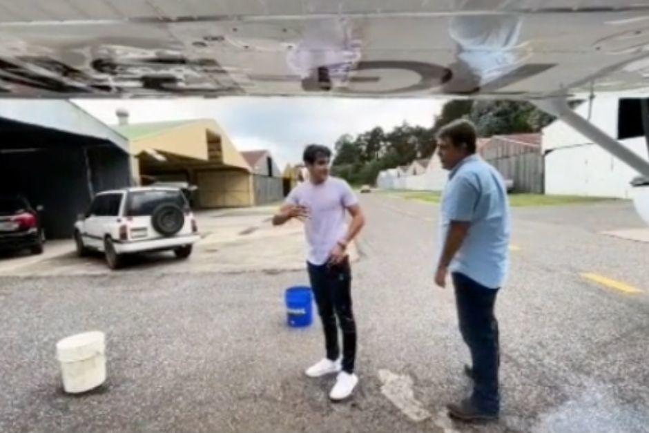 Con un nuevo video, el hijo de Carlos Pineda ha vuelto a conquistar las redes sociales. (Foto: captura de pantalla)&nbsp;