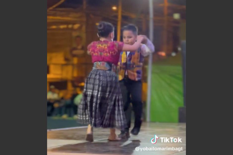 Los pequeños se llevaron las palmas del público e internautas con su baile. (Foto: captura de video)