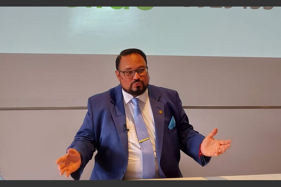 El candidato a la presidencia por Uni&oacute;n Republicana, Giulio Talamonti se uni&oacute; a Carlos Pineda al pedir analizar su voto para que no sea por Edmond Mulet. (Foto: Twitter/Giulio Talamonti)