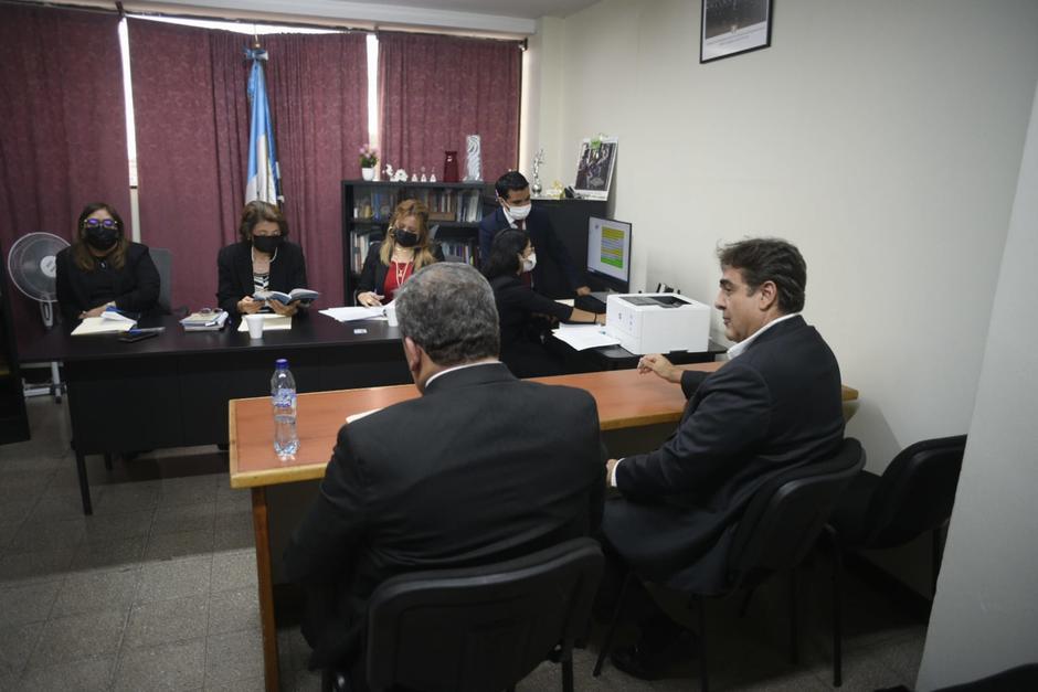Carlos Pineda acudi&oacute; a la vista p&uacute;blica en la Sala Sexta de lo Contencioso Administrativo. (Foto: Wilder L&oacute;pez/Soy502)