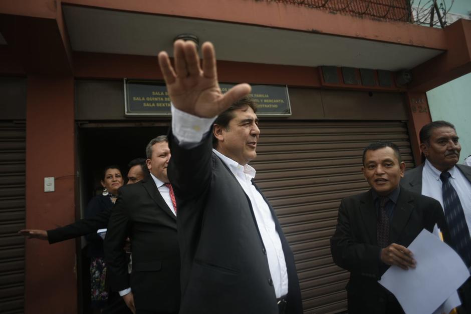 Carlos Pineda lleg&oacute; a la Sala Sexta de lo Contencioso Administrativo para pedir retirar el amparo que suspendi&oacute; su candidatura presidencial. (Foto: Wilder L&oacute;pez/Soy502)