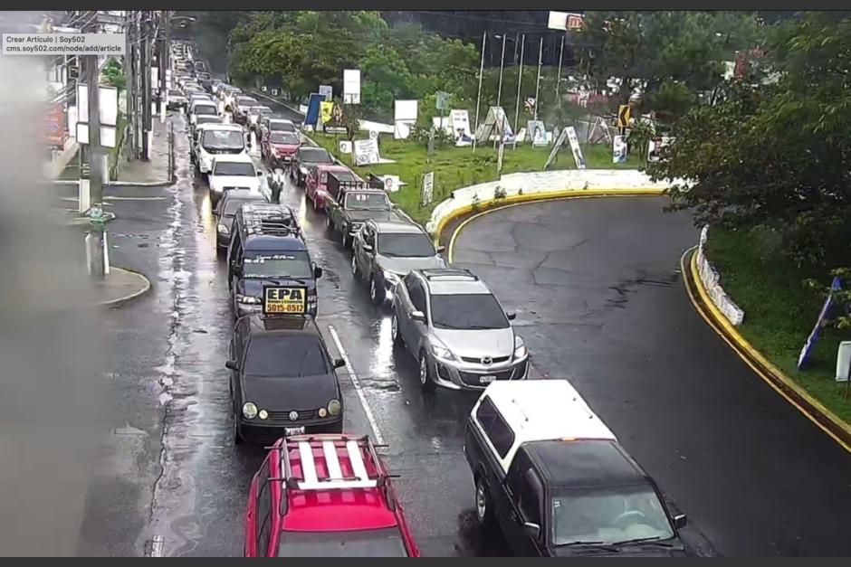 Carga vehicular se ha registrado en San Crist&oacute;bal y automovilistas se han quedado varados en el tr&aacute;nsito durante la ma&ntilde;ana de este martes 20 de junio. (Foto: Pablo Morales/Emixtra)