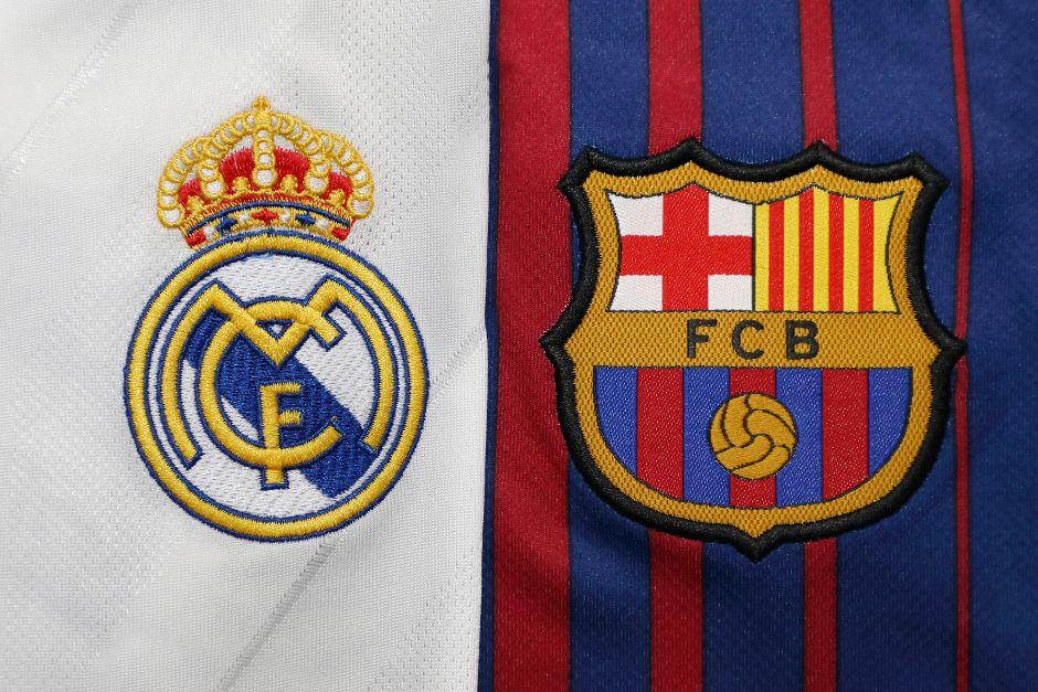 El Real Madrid y el Barcelona ya conocen las fechas en las que se enfrentarán en los esperados Clásicos del fútbol español. (Foto: Shutterstock)