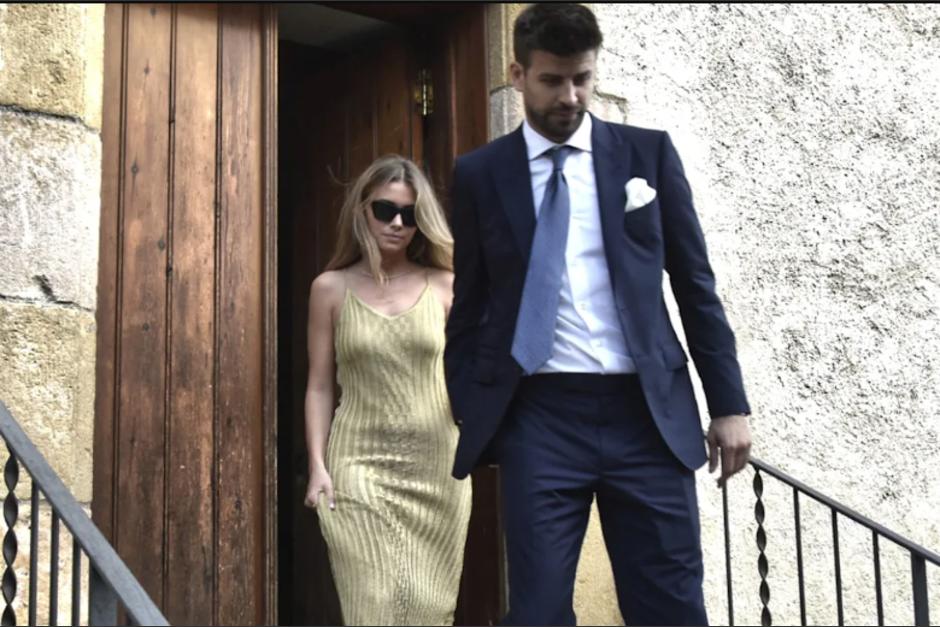 Piqué y Clara Chía acudieron a la boda de Marc Piqué, hermano del deportista. (Foto: Hola!)