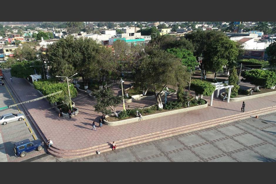 Alcalde municipal de Amatitl&aacute;n, Mainor Orellana, habr&iacute;a colocado una manta promocionando sus obras en un per&iacute;odo de prohibici&oacute;n. (Foto: Guatemala y Reflexiones)