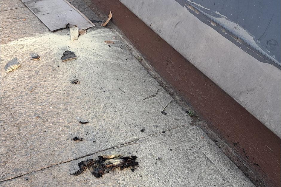 Lanzan explosivo a un centro de votación ubicado en el bulevar Los Próceres, zona 10 de la Ciudad de Guatemala. (Foto: Bomberos Municipales)