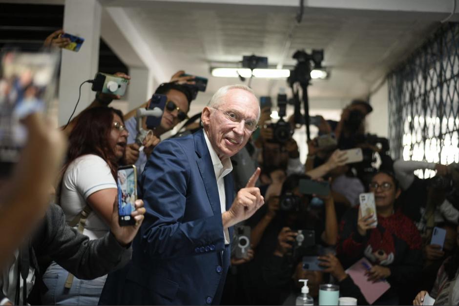 El presidenciable Edmond Mulet emitió su voto