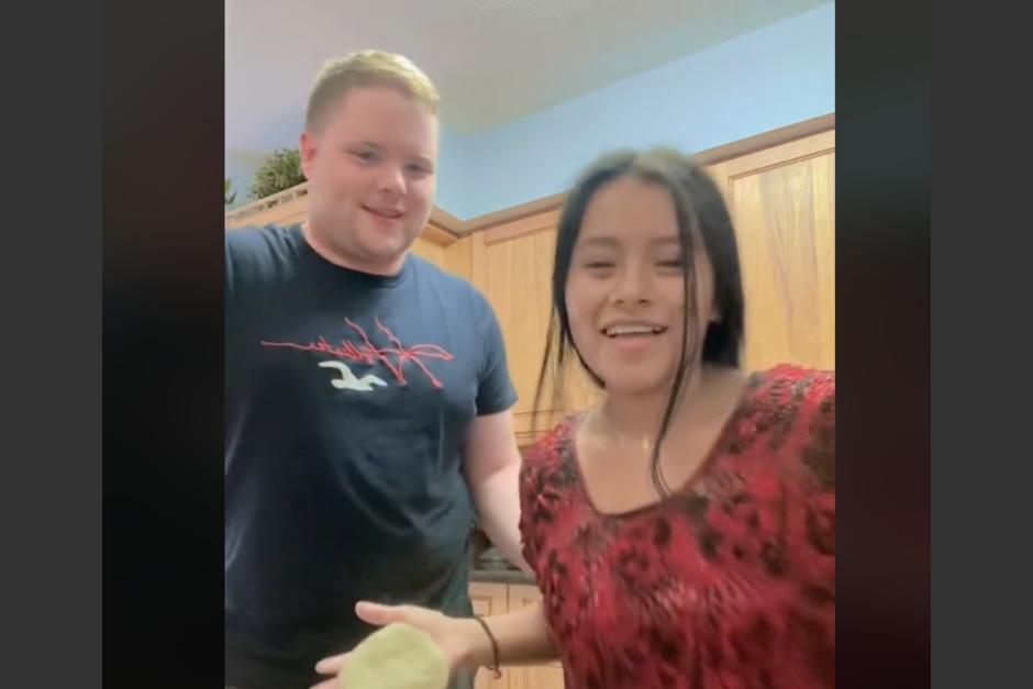 La pareja comparte su historia en TikTok. (Foto: TikTok)