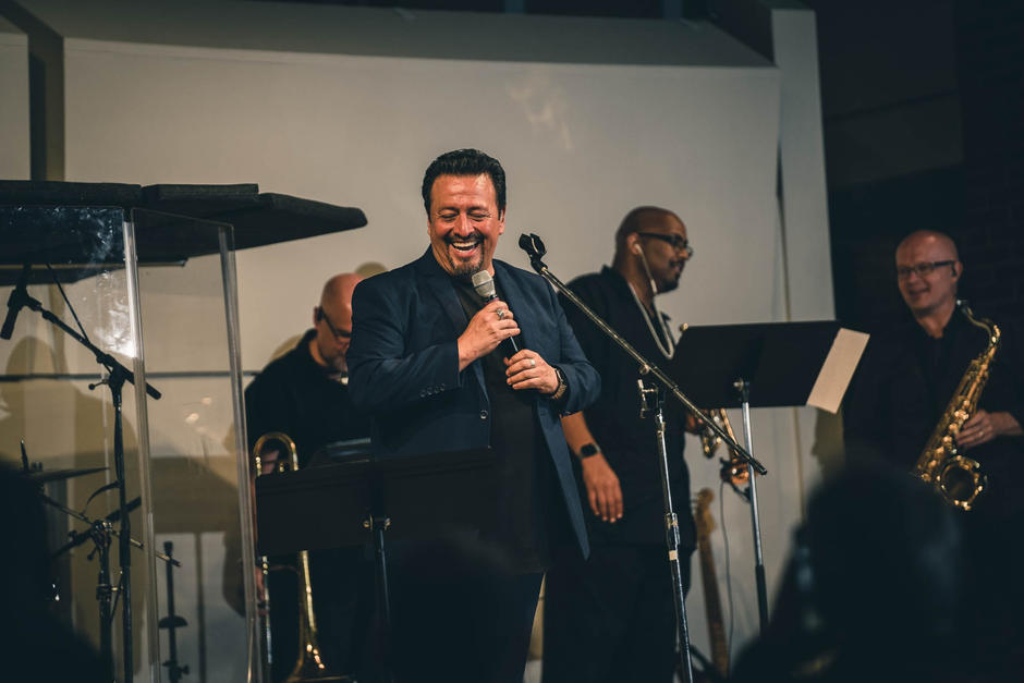 El pastor guatemalteco cont&oacute; qu&eacute; ocurri&oacute; con el tema del famoso cantante puertorrique&ntilde;o. (Foto: Danny Mart&iacute;nez)