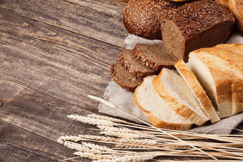 Existen varias diferencias entre el pan blanco y el pan integral. (Foto: Shutterstock)