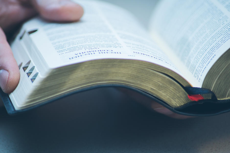 Esto se sabe de las biblias que se salvaron de ser consumidas por las llamas en un pavoroso incendio. (Foto ilustrativa: Shutterstock)