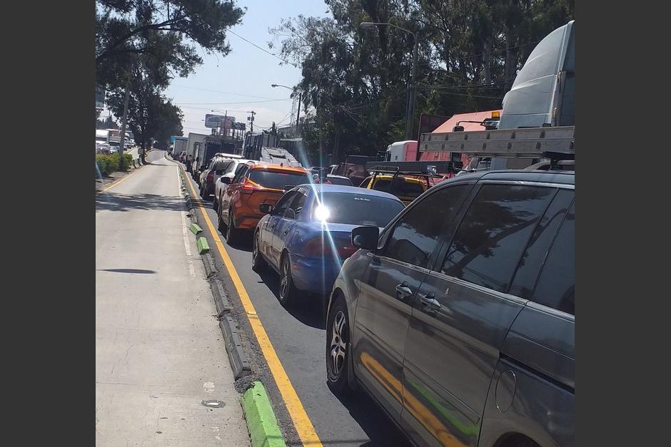 Tr&aacute;nsito completamente detenido en varios lugares, debido a trabajos en la ruta al Pac&iacute;fico. (Foto: Twitter/&nbsp;@elder1725)