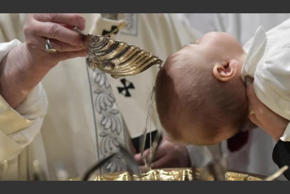 Los padrinos de Bautizo estar&iacute;an por ser suspendidos. (Foto: Infobae)
