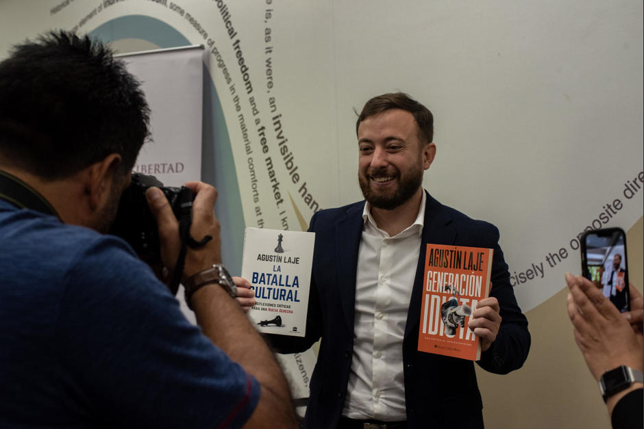 El escritor y polit&oacute;logo argentino particip&oacute; en un conversatorio en la Universidad Francisco Marroqu&iacute;n. (Foto: AFI Guatemala)