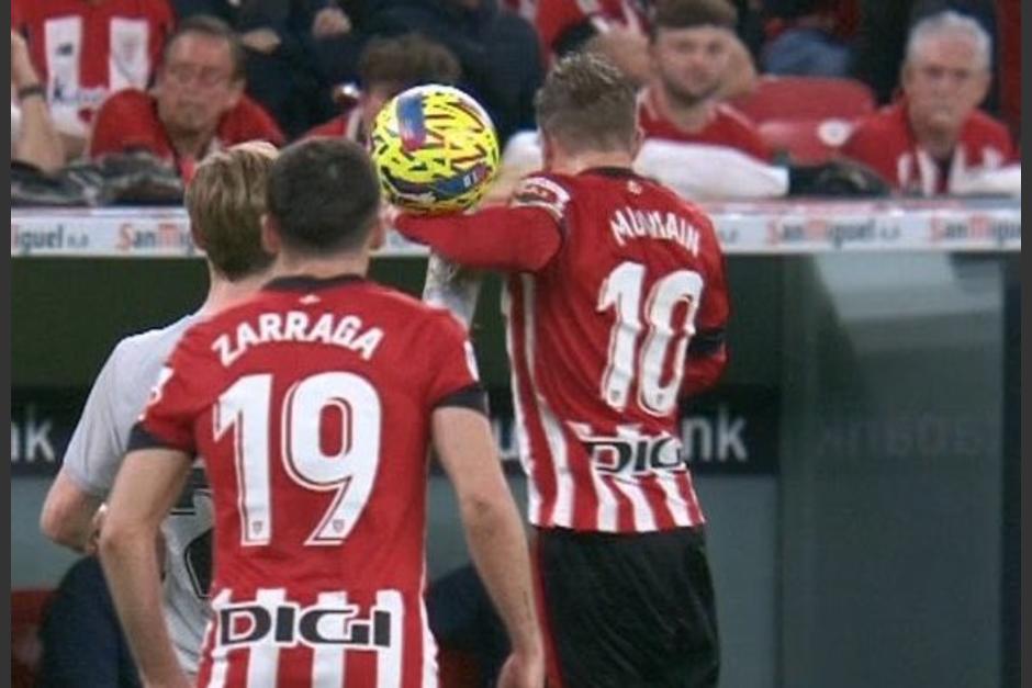 La jugada ha provocado inconformidad entre los aficionados del Athletic Bilbao. (Captura Video)