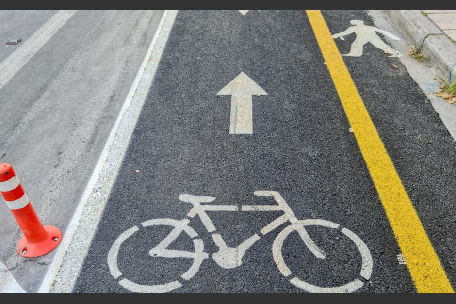 Ciclistas continúan las denuncias contra automovilistas y motoristas que invaden la ciclovía.&nbsp; (Foto: Ilustrativa/Shutterstock)