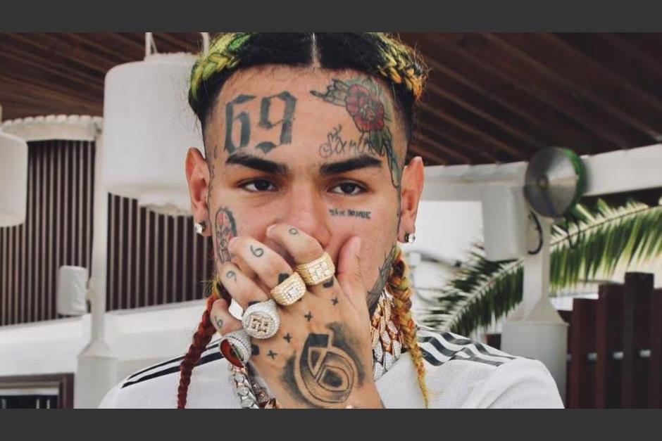 El rapero&nbsp;6ix9ine recibi&oacute; una fuerte golpiza que lo llev&oacute; al hospital. (Foto: Agencia Reforma)&nbsp;