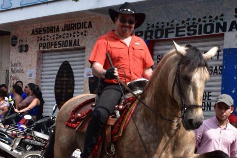 Julio Armando Paz Espinoza es el candidato a alcade en Santa Luc&iacute;a Cotzumalguapa, por el partido Vamos. (Foto: Facebook/Julio Paz)