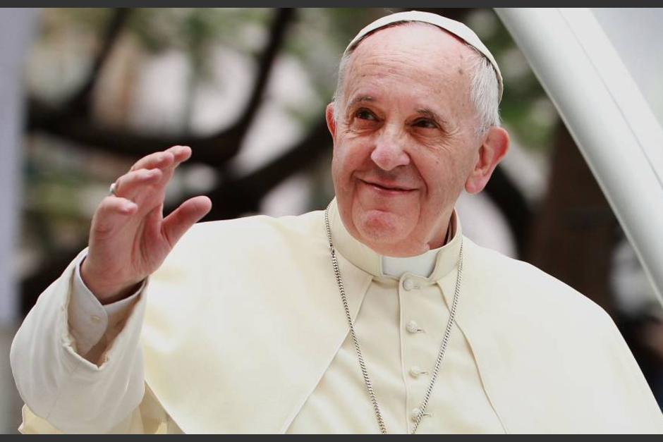 El Papa Francisco fue ingresado de urgencia al hospital tras presentar problemas cardíacos. (Foto: El País)