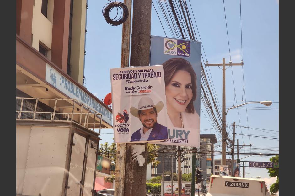 Los partidos políticos pueden usar postes de la vía pública para colocar propaganda electoral. (Foto: Dulce Rivera/Soy502)