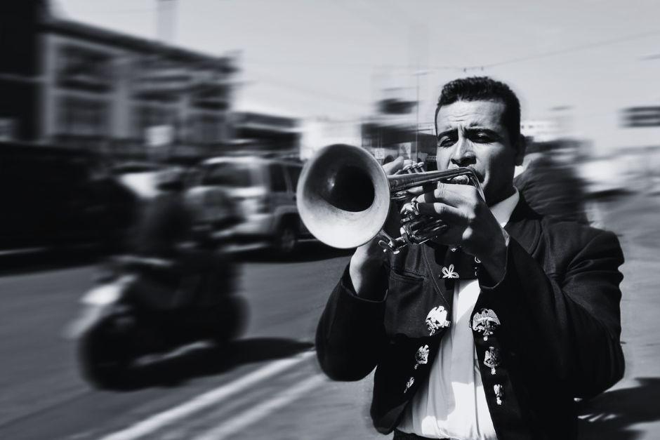 El mariachi sufrió un accidente de tránsito en su motocicleta en la calzada Raúl Aguilar Batres. (Foto ilustrativa: Shutterstock)