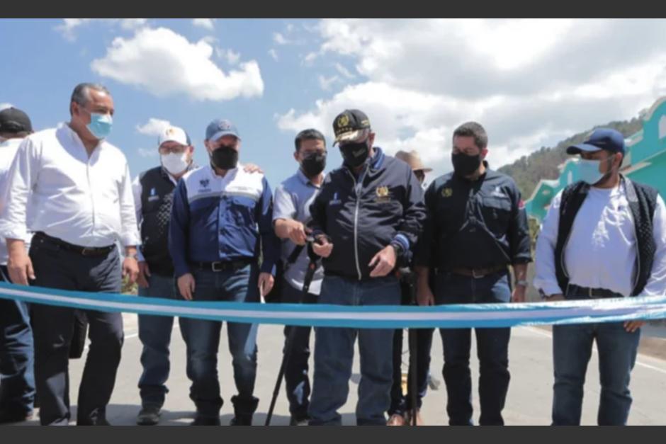En marzo del 2022, el presidente Alejandro Giammattei participó en la inauguración de una obra en Zacapa, junto a Manuel Conde, candidato del partido de gobierno. (Foto: Archivo/Soy502)