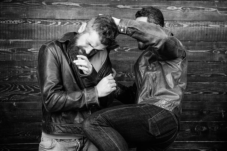 Una pelea entre un grupo de hombres sobre el techo de un autob&uacute;s se ha hecho viral en redes sociales. (Foto: Shutterstock)&nbsp;