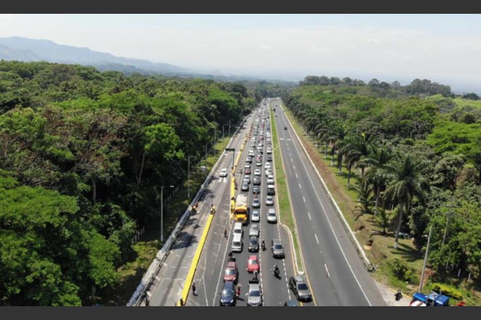 Este es el primer fin de semana sin cobro de peaje en la autopista Pal&iacute;n-Escuintla. (Foto: Wilder L&oacute;pez/Soy502)