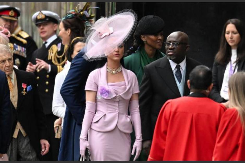 Katy Perry se convirtió en el primer "meme" de la coronación de Carlos III. (Foto: Huffpost)