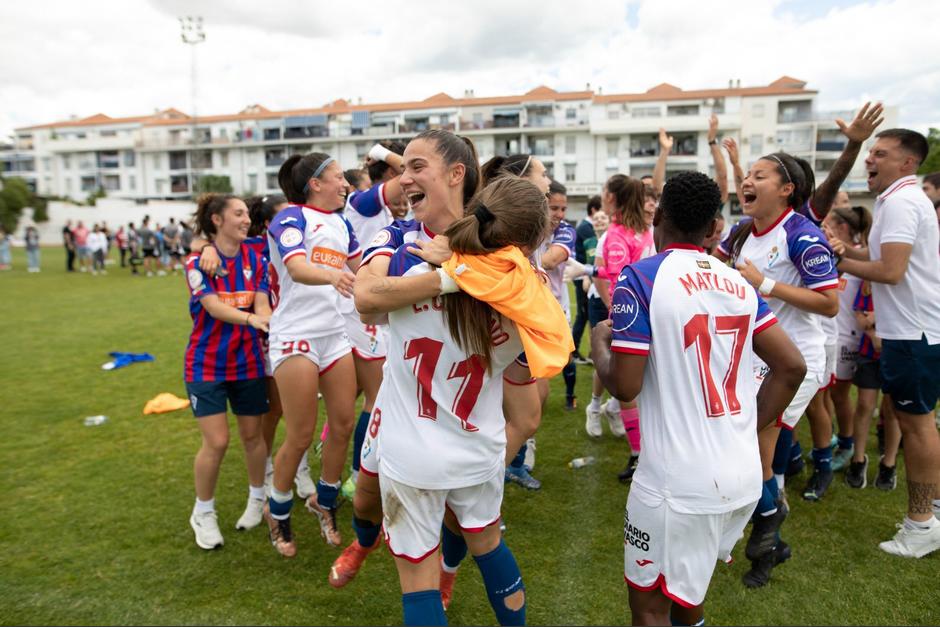 &nbsp;El&nbsp;Eibar Femenino celebra su ascenso a Primera Divisi&oacute;n.&nbsp;(Foto: Twitter SD Eibar)