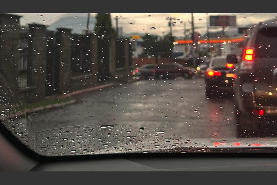 La lluvia afect&oacute; varios municipios de Guatemala la noche del lunes 15 de mayo.&nbsp; (Foto: Twitter/LindaVR)&nbsp;