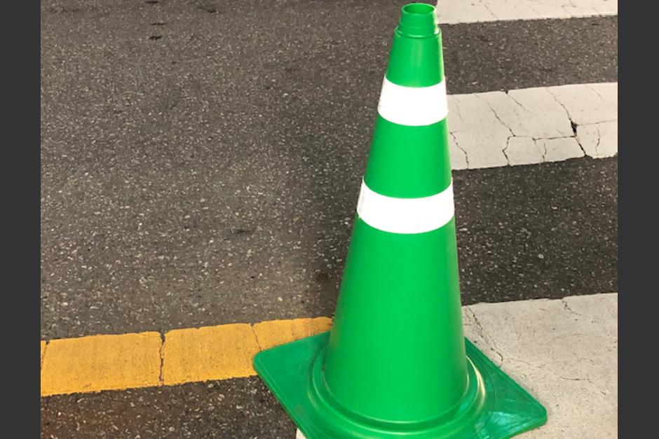 El cono de tr&aacute;fico fue arrastrado por una corriente de agua.&nbsp; (Foto: Ilustrativa/Shutterstock)