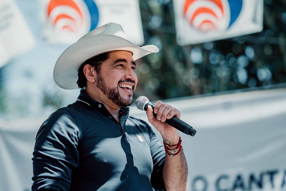 Las polémicas respuestas del candidato presidencial de Nosotros, Rudy Guzmán, que se han viralizado en redes. (Foto: Twitter/Rudy Guzmán)