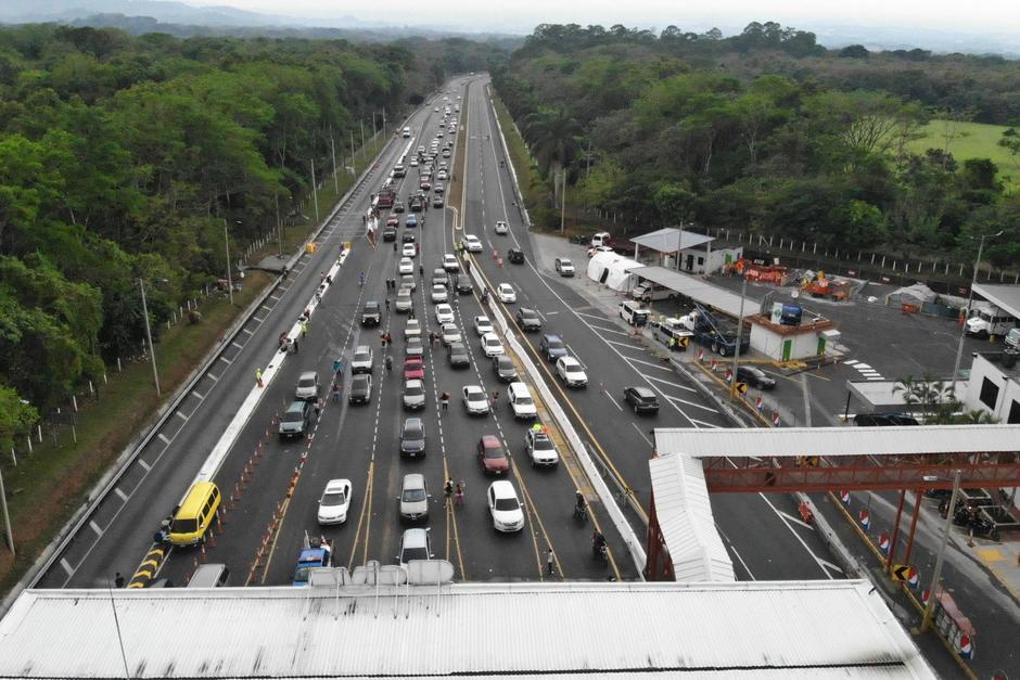 Algunas aeronaves están sobre volando la autopista Palín-Escuintla. (Foto: archivo/Soy502)