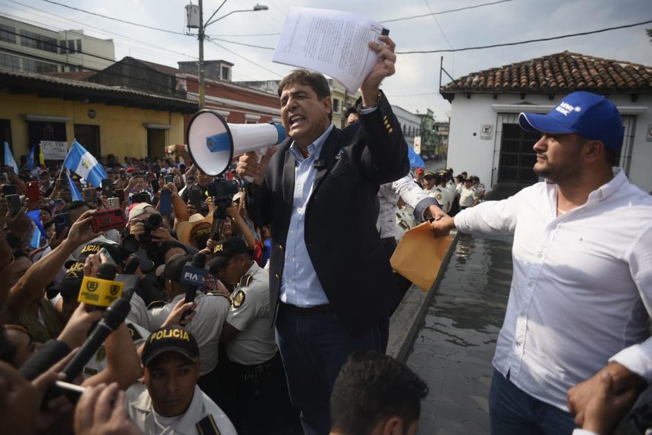 Así llegó Carlos Pineda a la CC, peleará por su candidatura