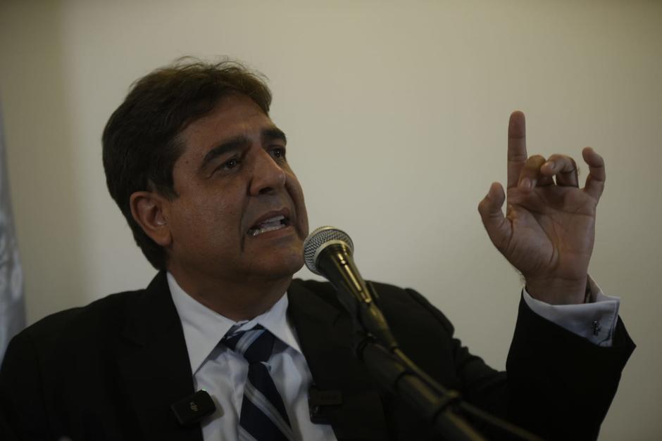La candidatura de Carlos Pineda fue suspendida tras la resolución de un amparo provisional. (Foto: Wilder López/Soy502)