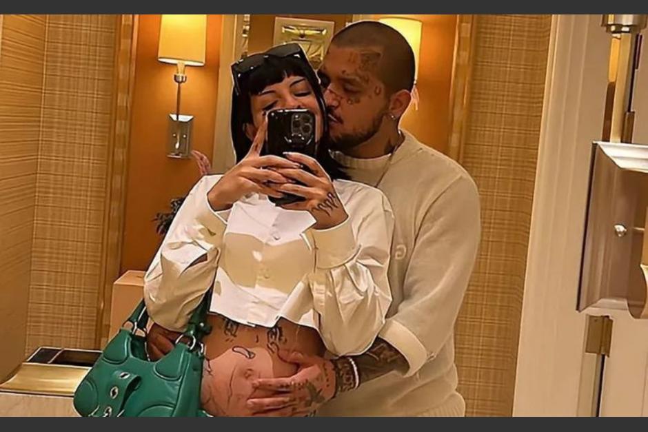 El anuncio del hijo de Christian Nodal y Cazzu se hizo en abril y así se ve la pareja actualmente. (Foto: Redes Sociales)&nbsp;