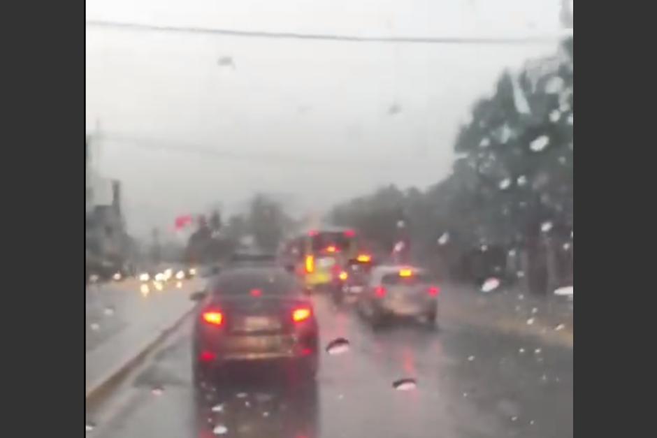 Las fuertes lluvias se encuentran afectando varias zonas de la Ciudad de Guatemala. (Foto: captura de video)