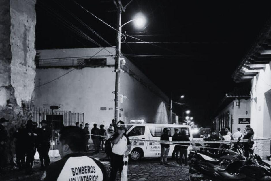 El ataque armado se registró en horas de la noche en un sector de la Antigua Guatemala. (Foto: Bomberos Voluntarios)&nbsp;