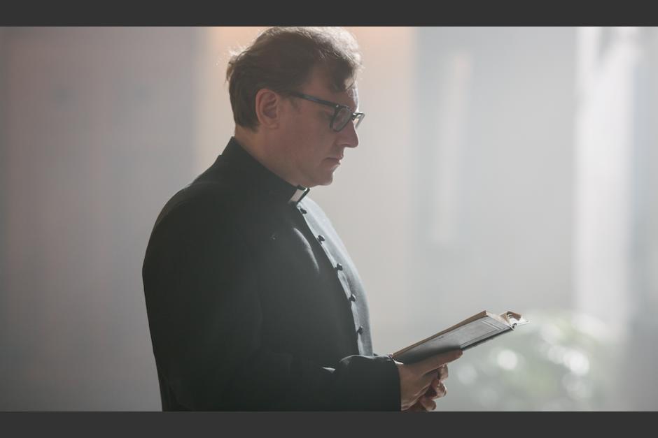 El p&aacute;rroco acudi&oacute; al lugar del accidente para bendecir a la v&iacute;ctima. (Foto: Ilustrativa/Shutterstock)