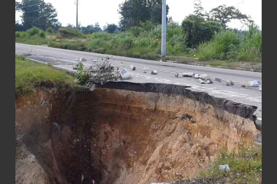 Los daños en la vía afectan a quienes se movilizan entre Chichicastenango y la cabecera departamental de Quiché. (Foto: FJ Producciones)