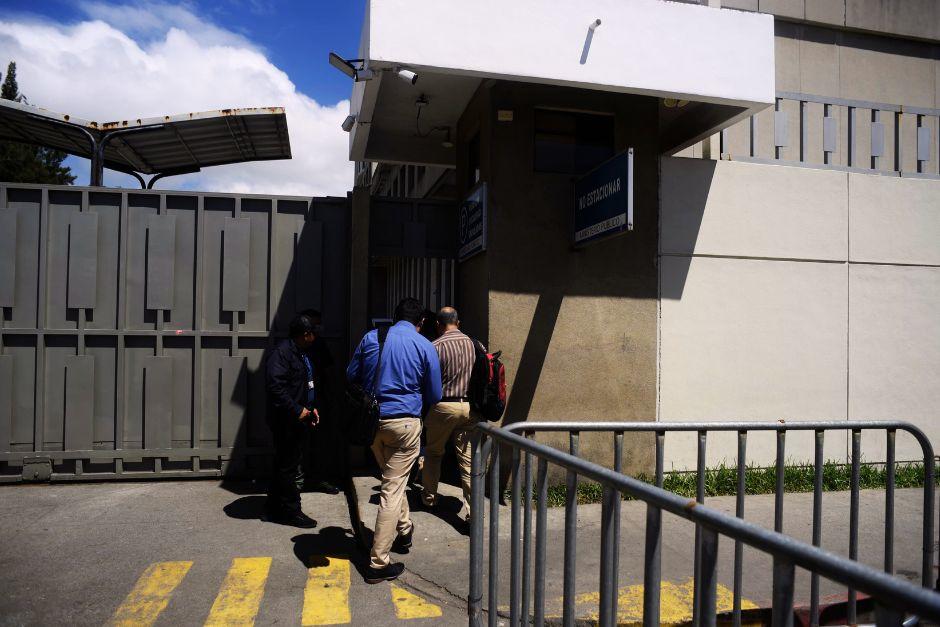 El personal asignado a la sede central del MP realizÃ³ trabajos a distancia desde que se iniciÃ³ un plantÃ³n afuera de las instalaciones. (Foto: Wilder LÃ³pez/Soy502)