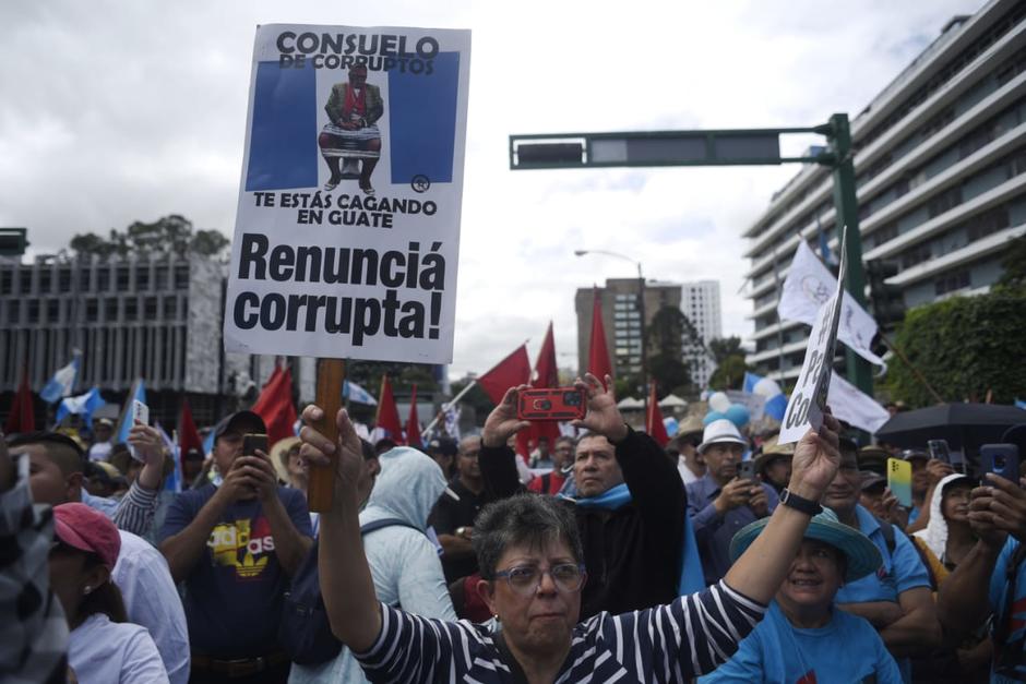 Durante casi un mes, decenas de personas han exigido la renuncia de la Fiscal General Consuelo Porras. (Foto: Wilder López/Soy502)