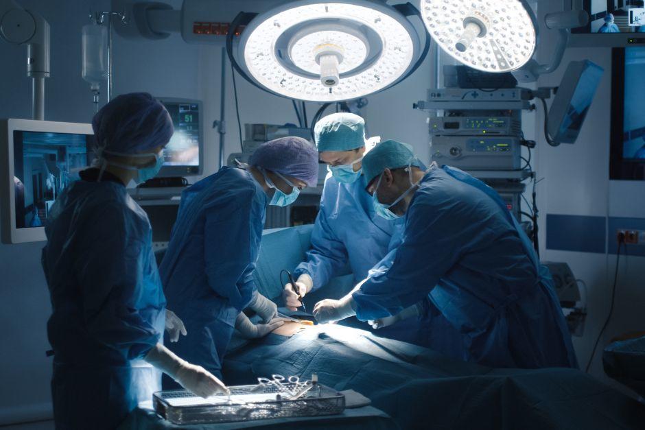 El caso se conoci&oacute; en marzo de este a&ntilde;o, cuando se captur&oacute; a cuatro m&eacute;dicos que habr&iacute;an participado en una cirug&iacute;a. (Foto: Archivo/Soy502)